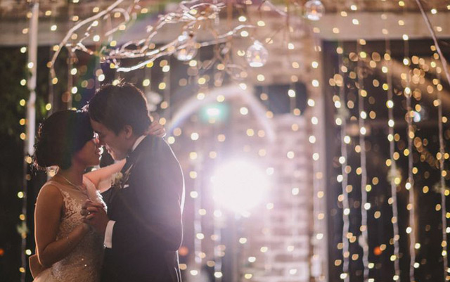 Wedding Magic with Twinkle Lights ~ we ♥ this! moncheribridals.com