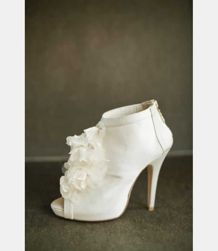 open toe shoes in winter wedding