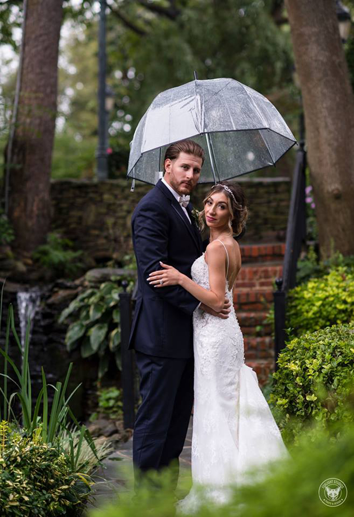 Rain Doesn't Put A Damper On This Late Summer Wedding