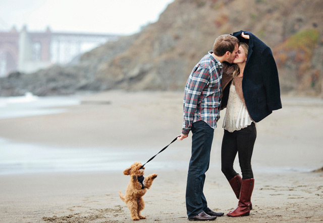 21 Oh So Adorable Engagement Photos with Dogs ~ we ♥ this! moncheribridals.com