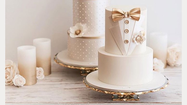 Mr. & Mrs. Wedding Cakes by De La Crème Creative Studio Desktop Image