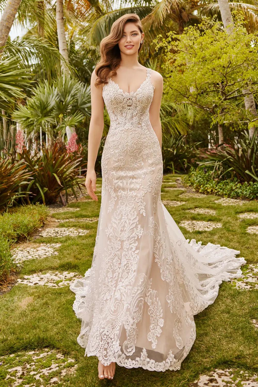 Sexy Spaghetti Strap Fit-and-Flare Wedding Dress in Embellished Lace